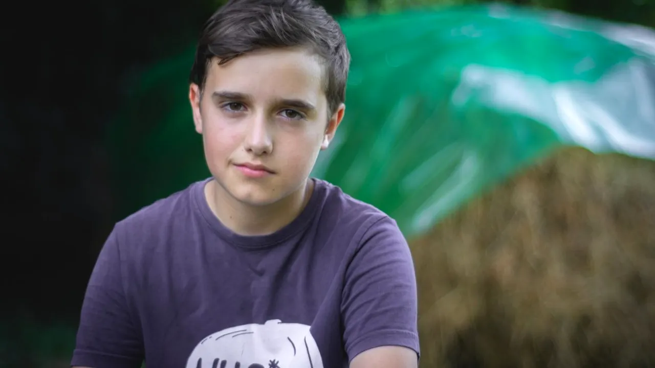 Povestea lui George, băiatul de 12 ani al cărui vis e să aibă ”locuri de muncă” atunci când va fi mare