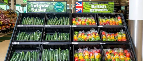 Magazinele din Marea Britanie RAȚIONALIZEAZĂ fructele și legumele