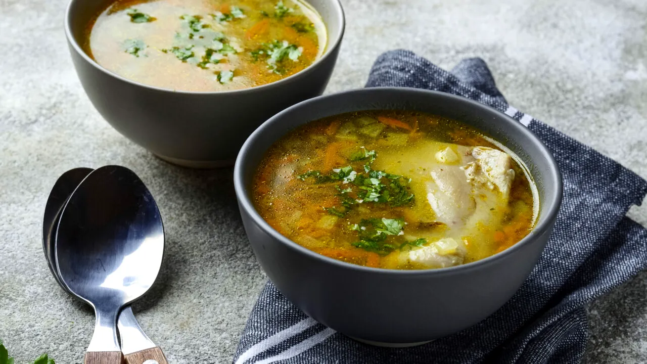 Cum acrești ciorba fără oțet sau borș. Ce ingrediente să folosești