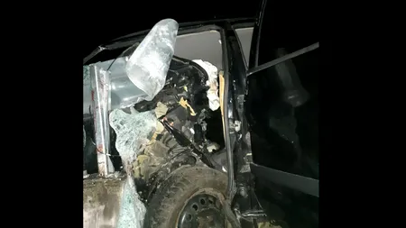 FOTO - Accident grav în Sălaj: Doi tineri, de 16, respectiv 19 ani, au murit / Două adolescente de 14 ani, care se aflau cu ei în mașină, au ajuns la spital
