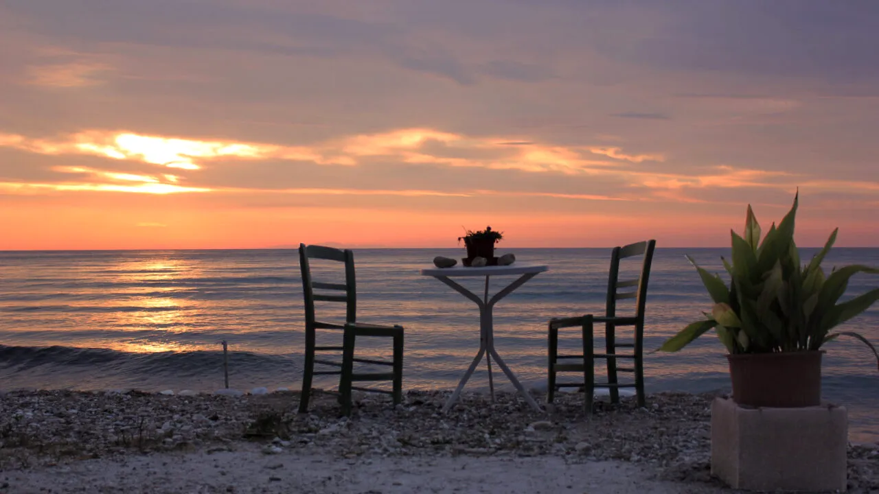 Cât costă o noapte de CAZARE în Grecia, în 2023. Prețurile au crescut față de anul trecut