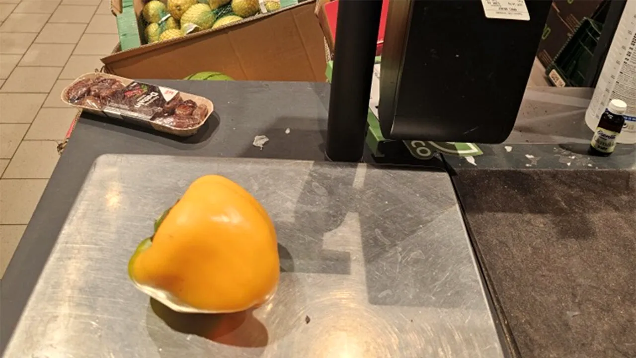 Cât a plătit o româncă pentru un singur ardei, în Kaufland. Când a văzut prețul, a crezut că este o eroare