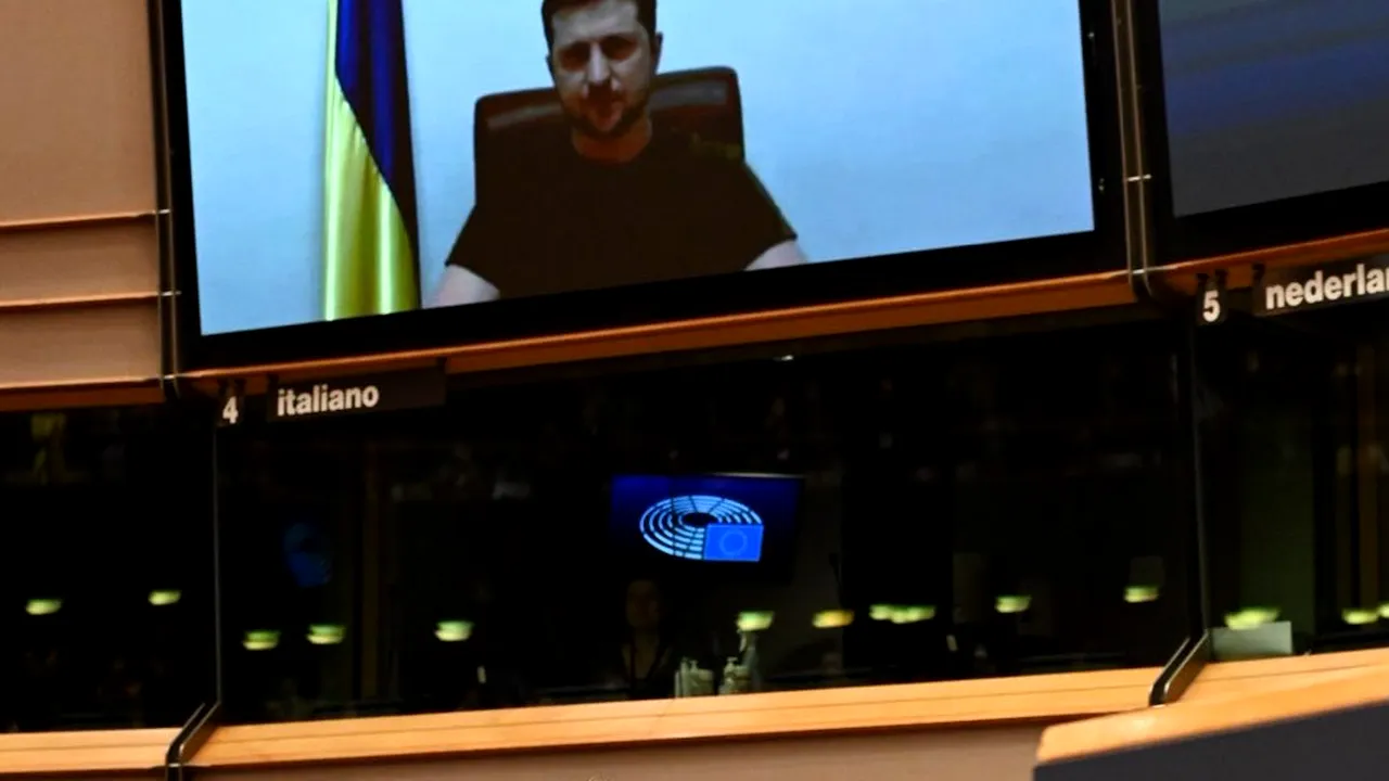 Parlamentul European recomandă acordarea statutului de candidat la UE pentru Ucraina