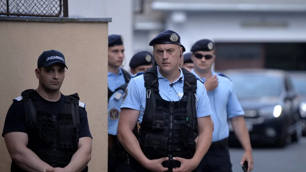 SANCȚIUNE. Jandarmii care păzeau un centru de carantină au intrat în alertă după ce au verificat pachetul unui suspect de COVID-19! Au luat imediat atitudine