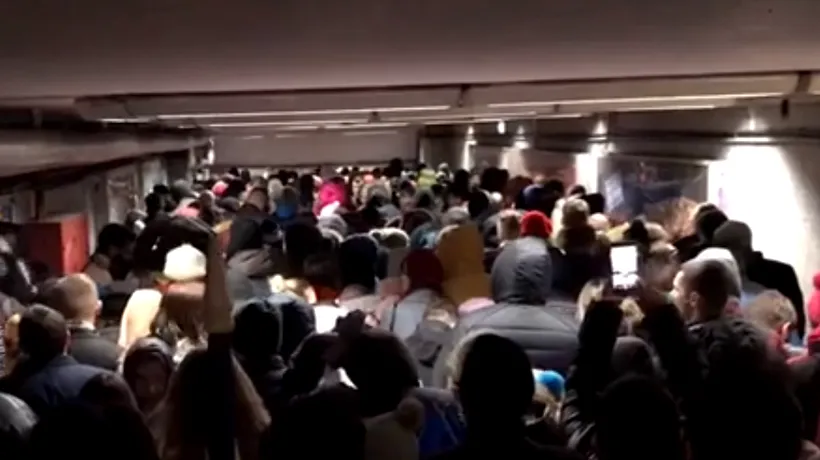 Aglomerație la metrou după parada militară de la Arcul de Triumf | VIDEO
