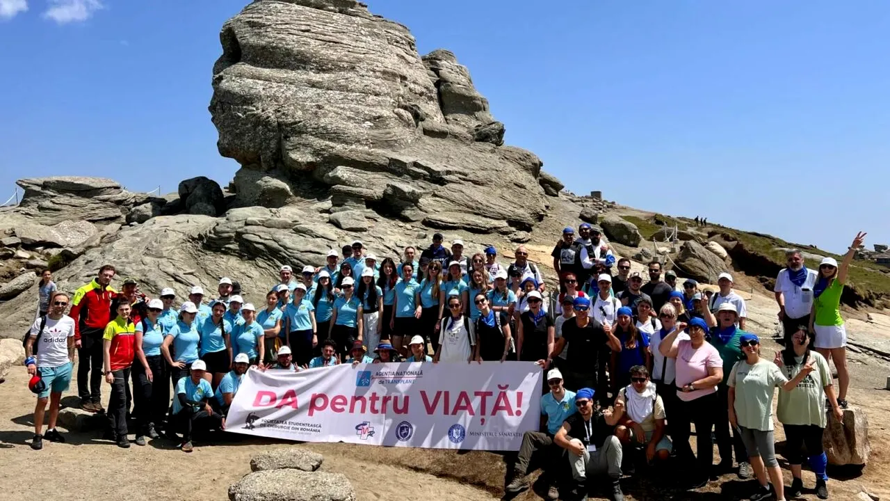 Ministrul Sănătății, gest simbolic de pe Vârful Omu. 