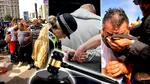 Încă zece persoane arestate preventiv după violențele din Piața Victoriei de la protestul fermierilor. Alte 14 persoane reținute așteaptă judecarea propunerii arestării. Cinci inculpați urmăresc de la domiciliu evoluția dosarului lor