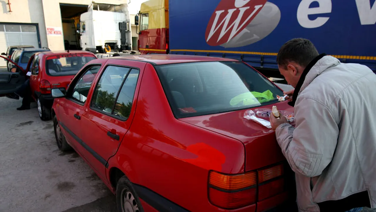 TAXA AUTO pe poluare A FOST SUSPENDATĂ. Cum își vor primi românii banii achitați