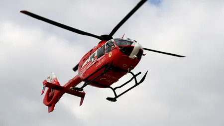 Un băiat de 12 ani s-a electrocutat în staţia CFR Feteşti. Transportat la spital cu un elicopter SMURD