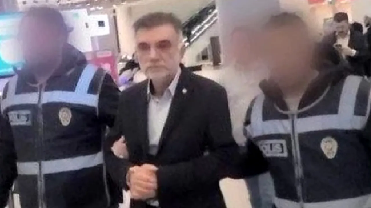 VIDEO | Dezvoltatorul Renaissance Residence, complexul rezidențial de lux distrus de cutremurul din Turcia, a fost reținut