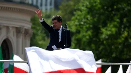 Nicușor Dan, discurs mobilizator la mitingul din Varșovia: În România, oamenii au respins izolaționismul și influența RUSĂ. Au ales seriozitatea