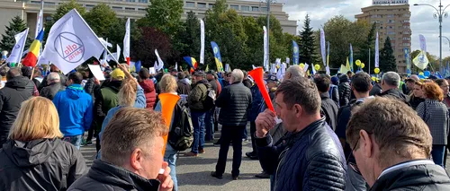 FOTO&VIDEO | „Marșul Anti-Sărăcie”, în București! <i class='ep-highlight'>Românii</i> din toată țara iau cu asalt Capitala / Proteste în Piața Victoriei și la Guvern!