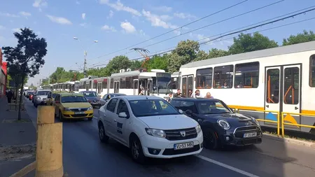 București: Probleme pe traseul liniei 41. Circulația, blocată în zona Crângași