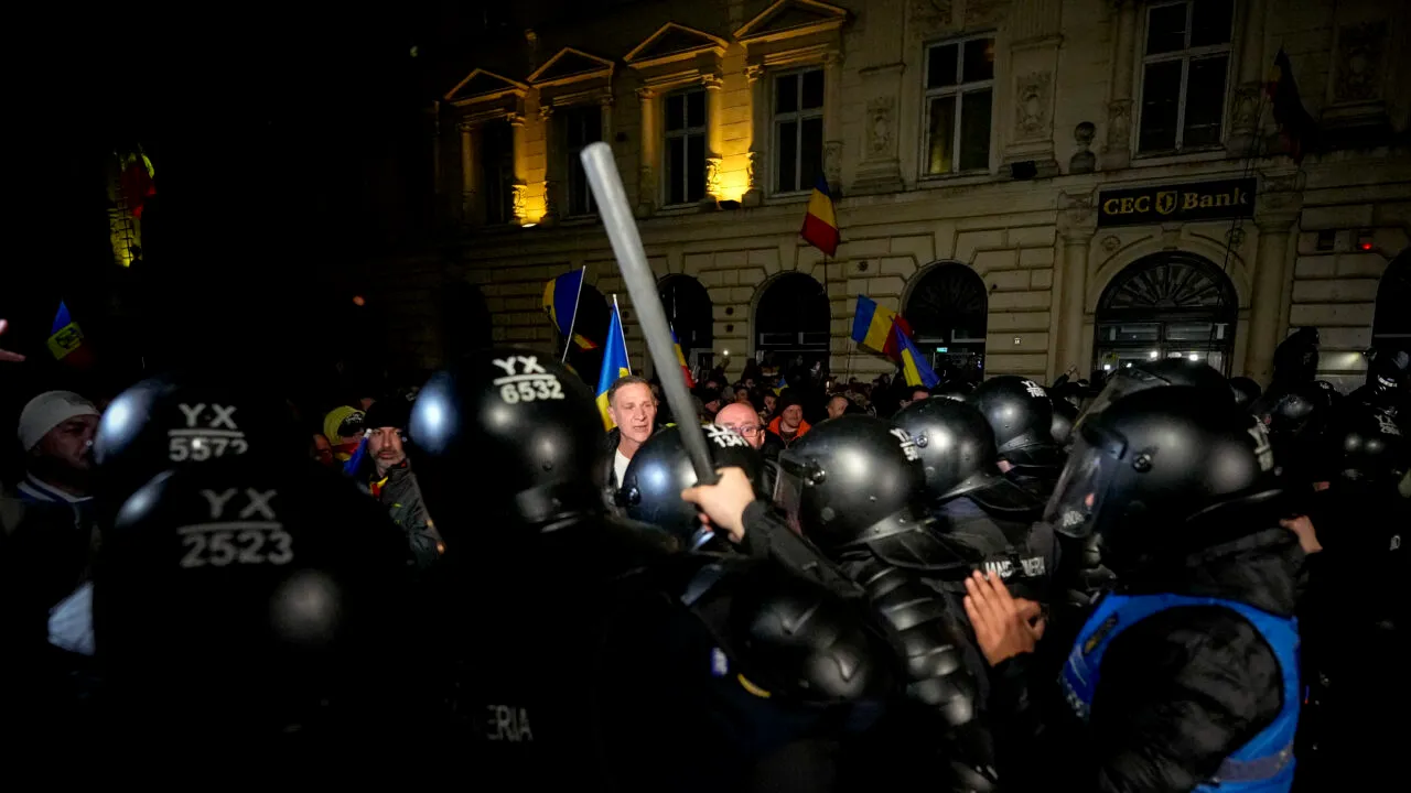 Jandarmeria: Materiale inflamabile incendiate în zona magazinului Cocor