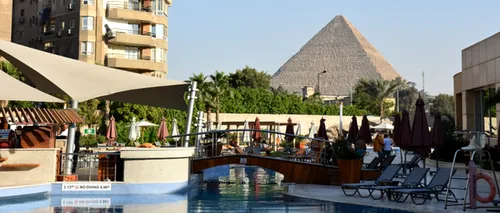 O bombă a explodat în fața unui hotel situat lângă piramidele din Giza, în Egipt 