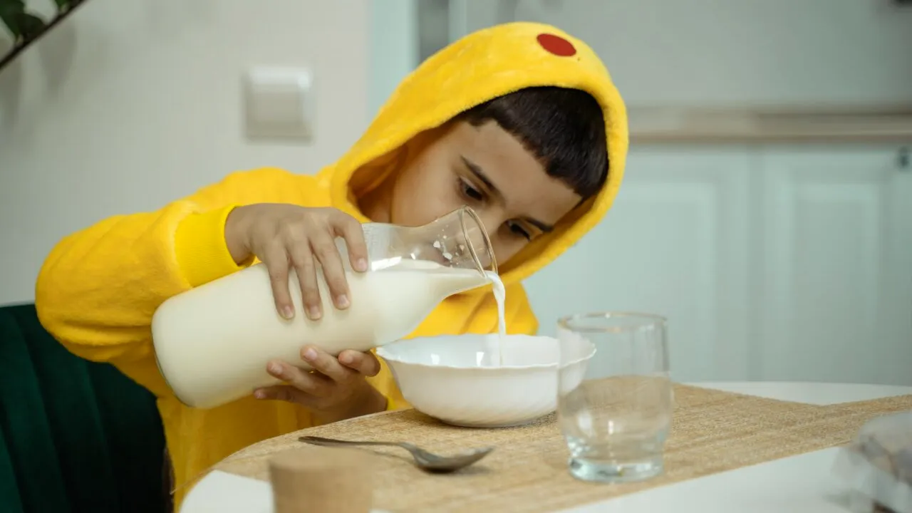 Cel mai sănătos lapte. Pericolul neștiut din laptele de vacă