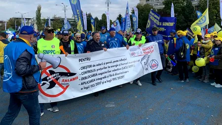 EXCLUSIV VIDEO | Salariile mici și facturile uriașe au scos în stradă mii de angajați din educație, sănătate și poliție. ”Degringolada prețurilor trebuie să se oprească, salariile să fie majorate”