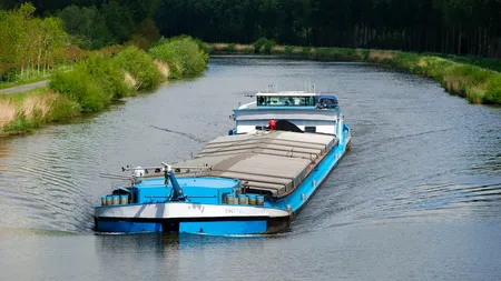 Listare. Cel mai mare transportator pe Dunăre a cedat investitorilor în acțiuni 50% din capital. Este prima ofertă publică inițială din ultimii trei ani pe bursa de la București