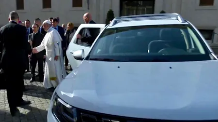 Primele imagini cu Papamobilul Papei Francisc pentru vizita în România. Vehiculul, conceput de Dacia și de SPP - FOTO, VIDEO