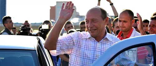 PDL i-a pregătit slogan de campanie lui Băsescu: Vara asta se poartă alb