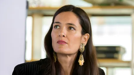 Reacții în lanț în mediul online după ce Clotilde Armand a anunțat că imaginile cu saci sunt de la procesul de numărare a voturilor