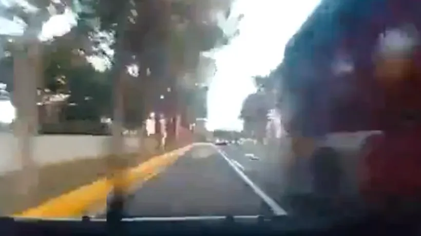 VIDEO - Clipul video care dă fiori tuturor șoferilor. S-ar putea întâmpla oricui