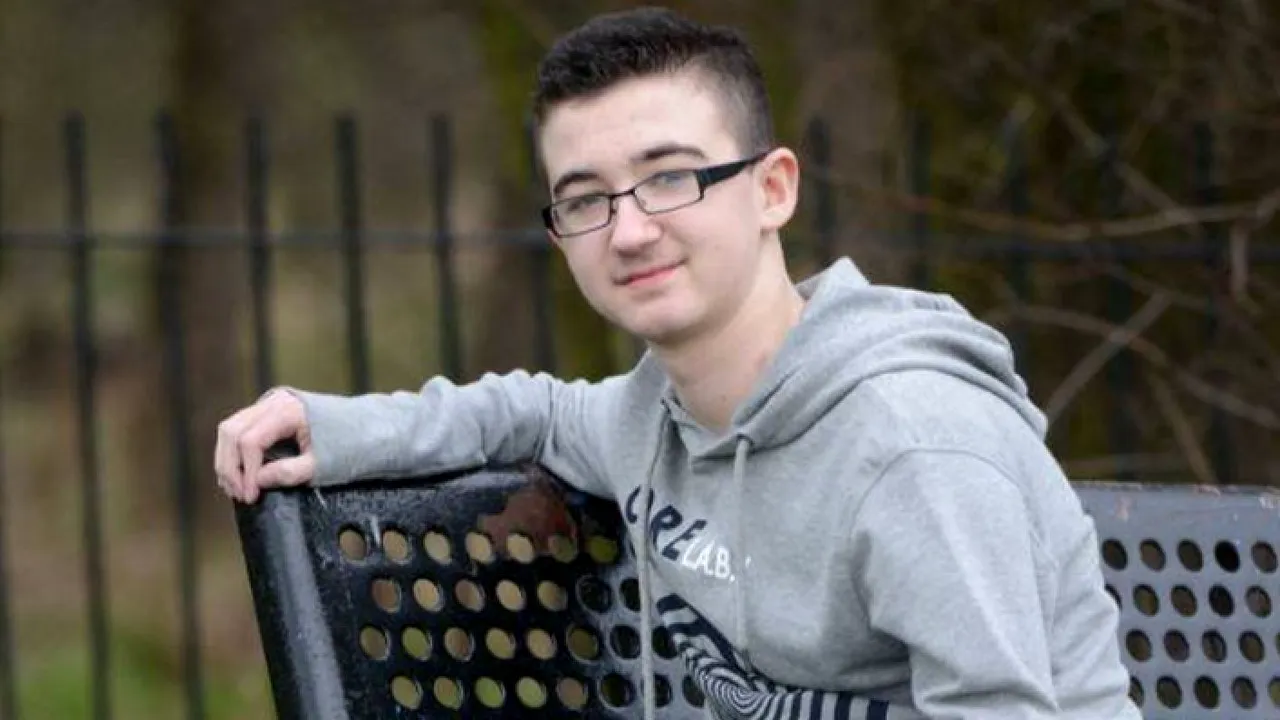 Adolescentul care nu are voie să se apropie de femei gravide