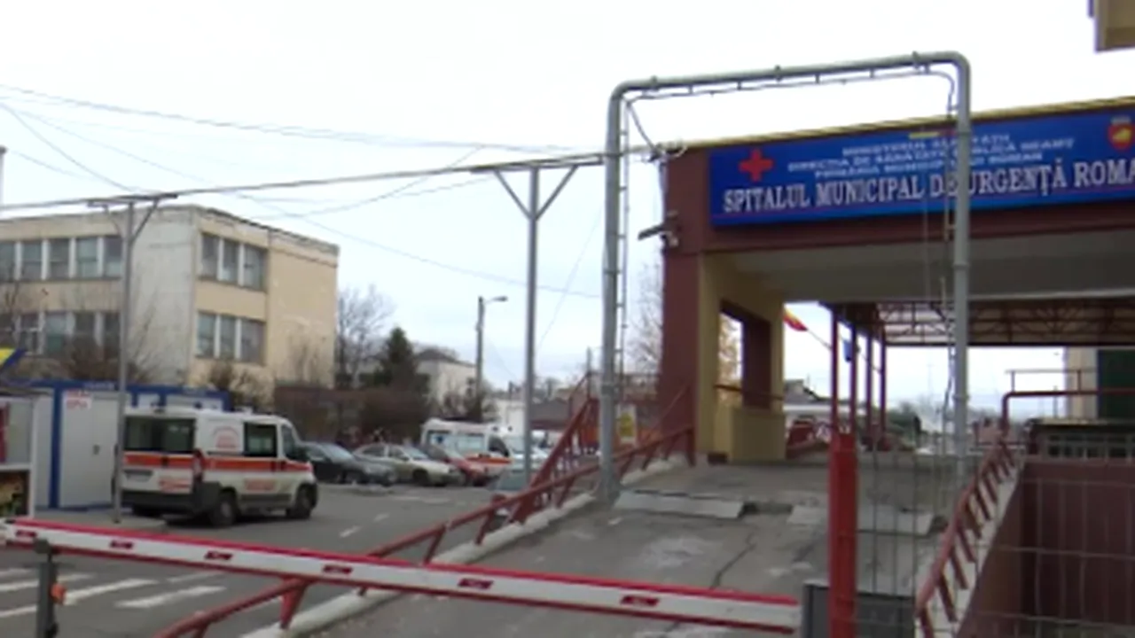 Un pacient, în vârstă de 54 ani, a fost transferat la Iaşi, fără degetul amputat. Prima reacție a  Spitalului Municipal Roman: ”Asistenta a omis să îl preia”