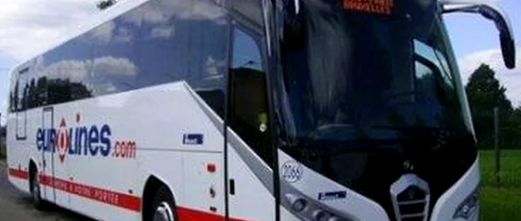 Un autocar al unei companii românești, probabil furat, a provocat distrugeri într-un oraș francez