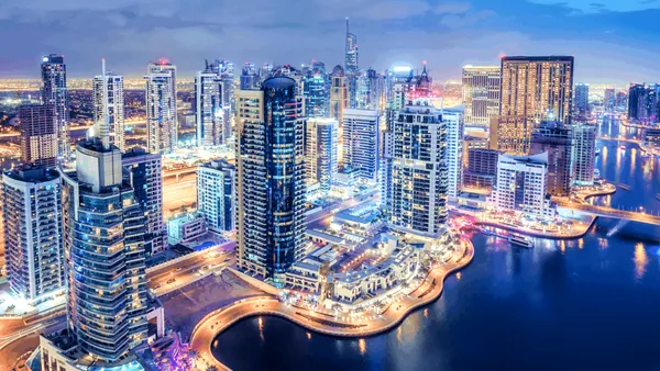Dubai introduce săptămână de lucru de 4 zile pentru angajații din sectorul public în sezonul de vară