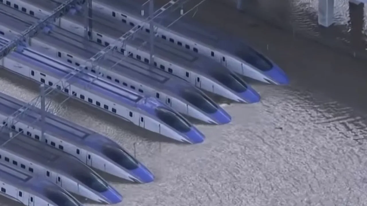 Taifun puternic în Japonia. Cel puțin 35 de persoane au murit, iar zone extinse au fost inundate