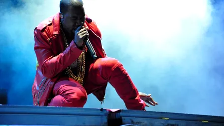 KANYE WEST a dat 850.000 de dolari ca să-și înlocuiască dantura cu dinți de titan. Cum arată celebrul rapper american