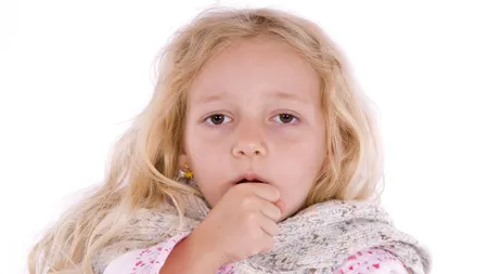 Remedii naturiste împotriva TUSEI. Când e indicat să apelăm la medic, în cazul copiilor care tușesc