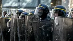 Poliția din Franța, acuzată că a mutilat adolescenți la protestele din școli. Aproape 6.800 de minori, arestați