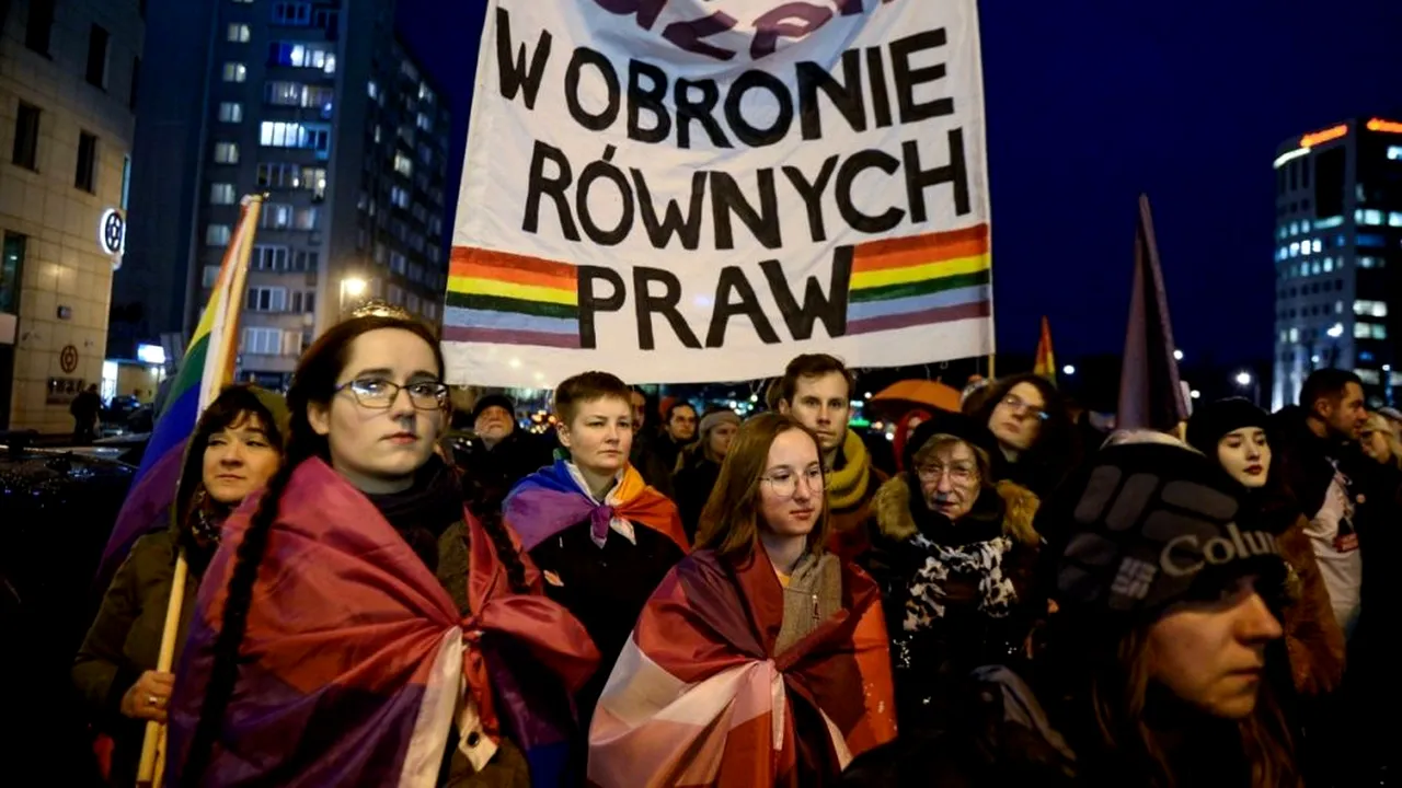 POLONIA. Președintele polonez promite să interzică „ideologia LGBT” în școli