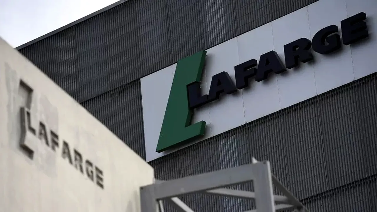 Fabricantul francez de ciment Lafarge va plăti 777 de milioane de dolari Statelor Unite pentru că a colaborat cu ISIS