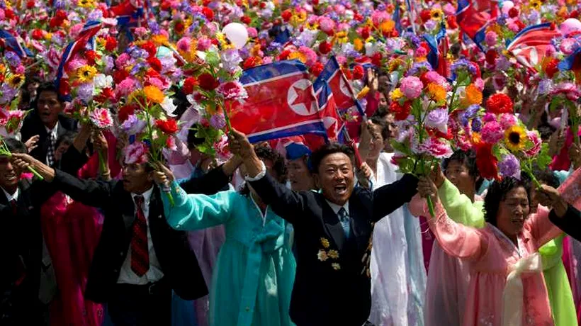 GALERIE FOTO: Paradă militară grandioasă la Phenian. Coreenii și-au etalat rachetele în fața liderului suprem