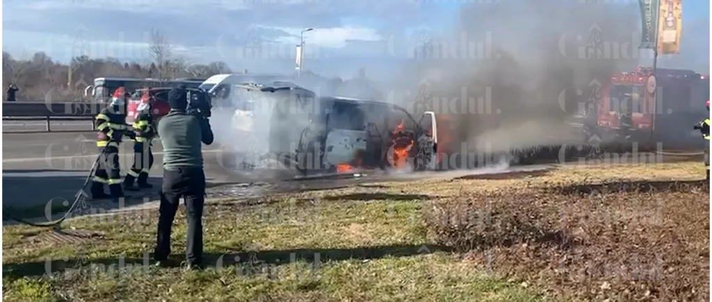 FOTO&VIDEO | O mașină s-a făcut scrum pe DN 1. Pompierii au intervenit de urgență