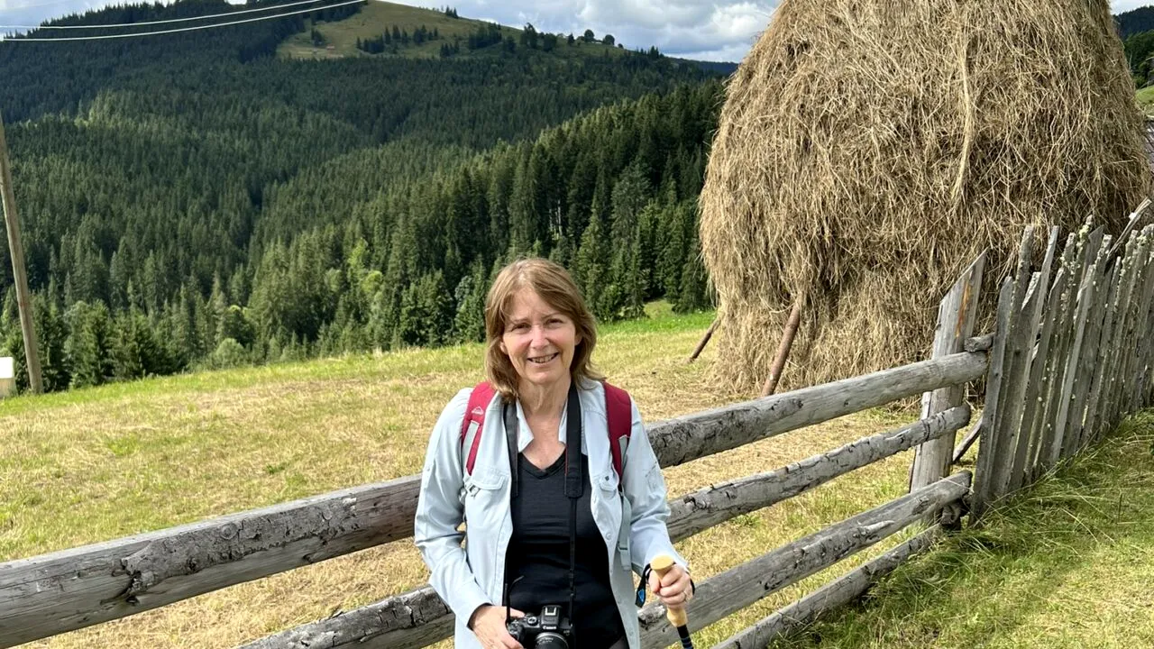 Ambasadorul SUA la București, Kathleen Kavalec, se bucură de „România frumoasă” în Bucovina