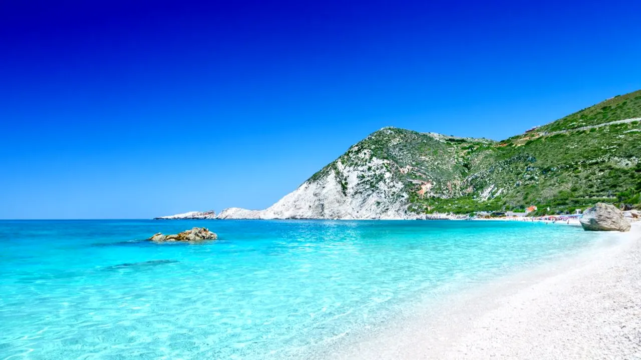 UTIL. Ce se întâmplă cu românii diagnosticați cu COVID-19 în timpul vacanței în Grecia