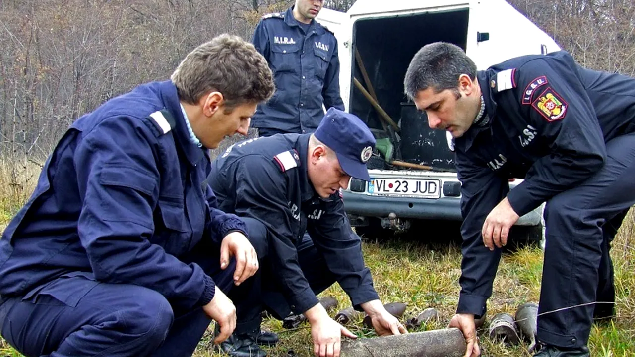 Peste 100 de proiectile, descoperite pe un teren viran din județul Giurgiu