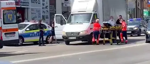 Șoferul unei autoutilitare a leșinat la volan, pe un drum din Pitești. Gestul unui polițist i-a salvat viața (VIDEO)