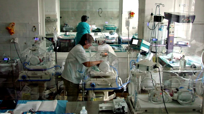 Intervenții cardiace la nou-născuți se fac și la Cluj; un bebeluș de 12 zile cu malformație, operat