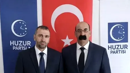 Detaliul care l-a făcut pe un politician din Turcia viral. Oamenii nu își mai pot lua ochii de la fața lui 