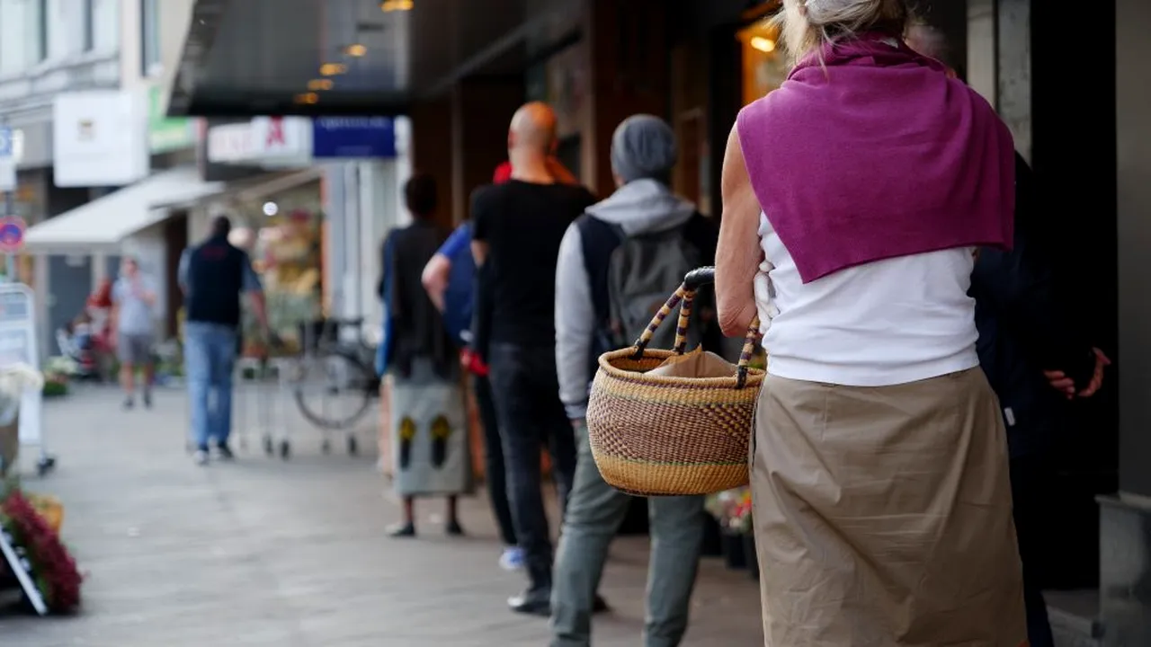 O nouă metodă pentru a verifica dacă se respectă măsurile de prevenire a răspândirii coronavirusului. Ce vor face polițiștii