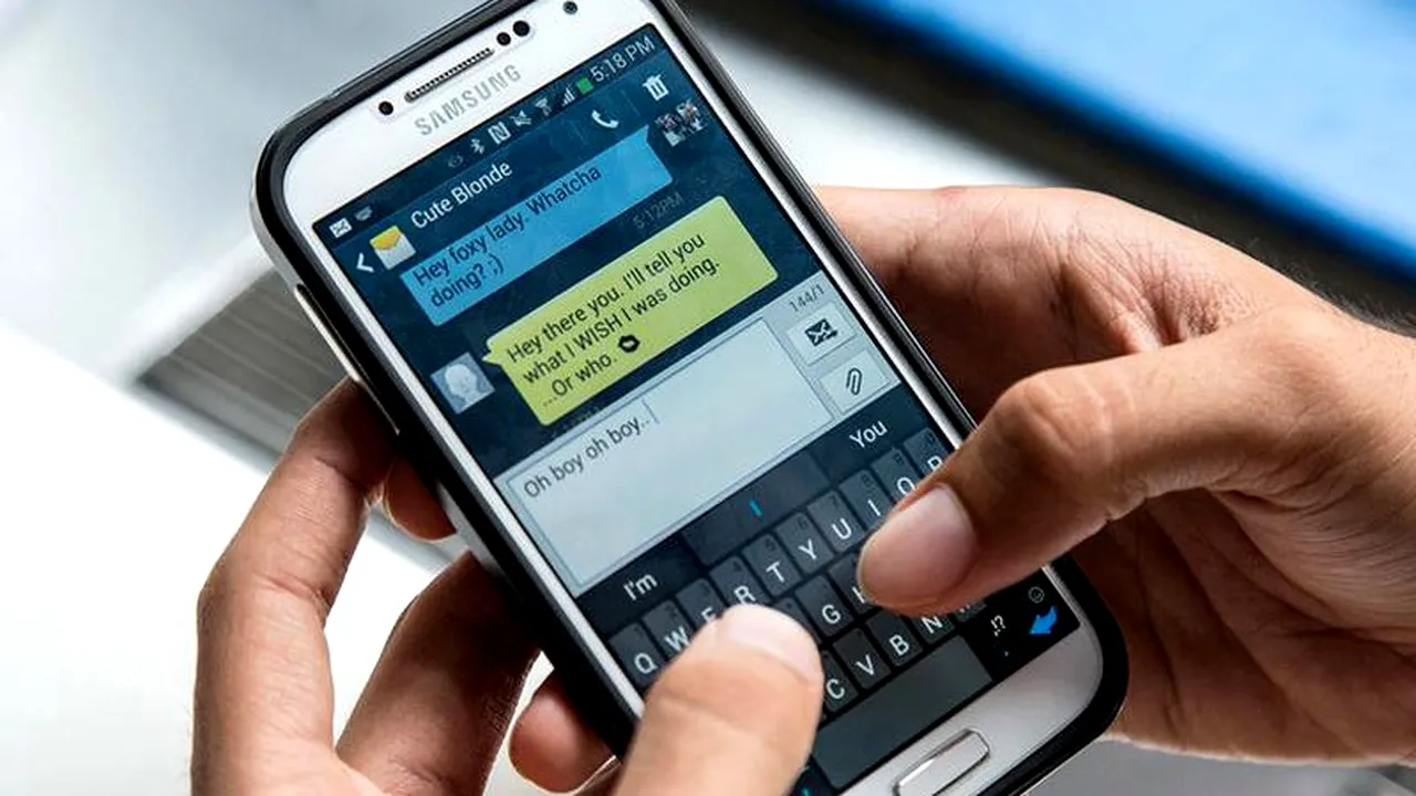 O fetiţă de 2 ani a trimis fotografii nud ale propriei mame tuturor contactelor din telefonul mobil. “Cred că am murit un minut!” Ce reacție a avut soțul femeii