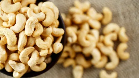 Caju crud: beneficii, utilizări și sfaturi pentru depozitare