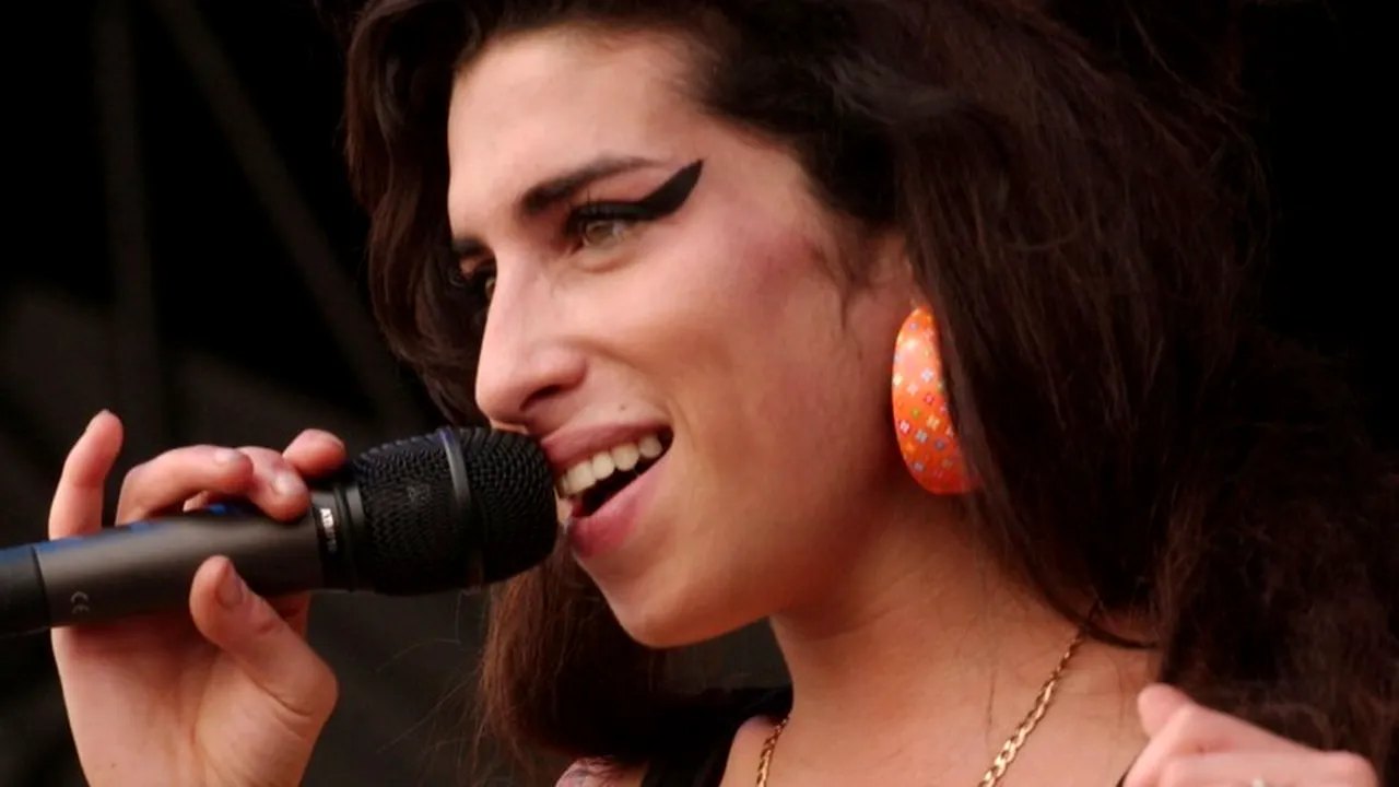 AMY WINEHOUSE, din nou pe scenă. HOLOGRAMA artistei, folosită într-un TURNEU MONDIAL