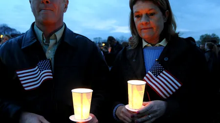 Un băiețel a fost ucis în atentatul din Boston după ce își îmbrățișase tatăl la linia de sosire