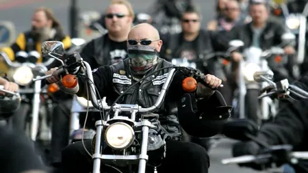 Sute de motocicliști au fost arestați în Statele Unite în urma unor incidente armate între bande rivale